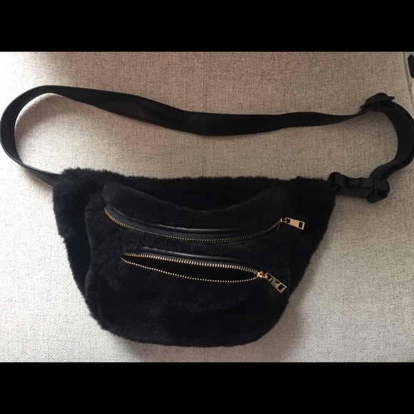 Fluffy fanny pack - Forever 21 - Picture 1 of 3